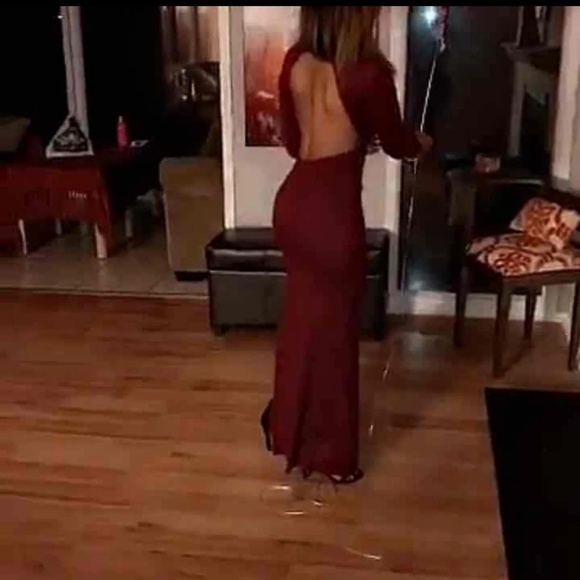 BRANDNEW WINE Sleeved BacklesChoker Gown - Picture 2 of 4